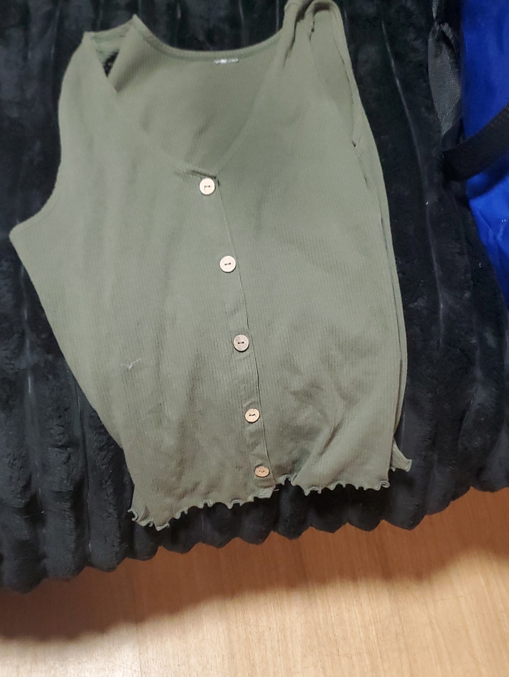 Olive Green Button-Front Ribbed Crop Top